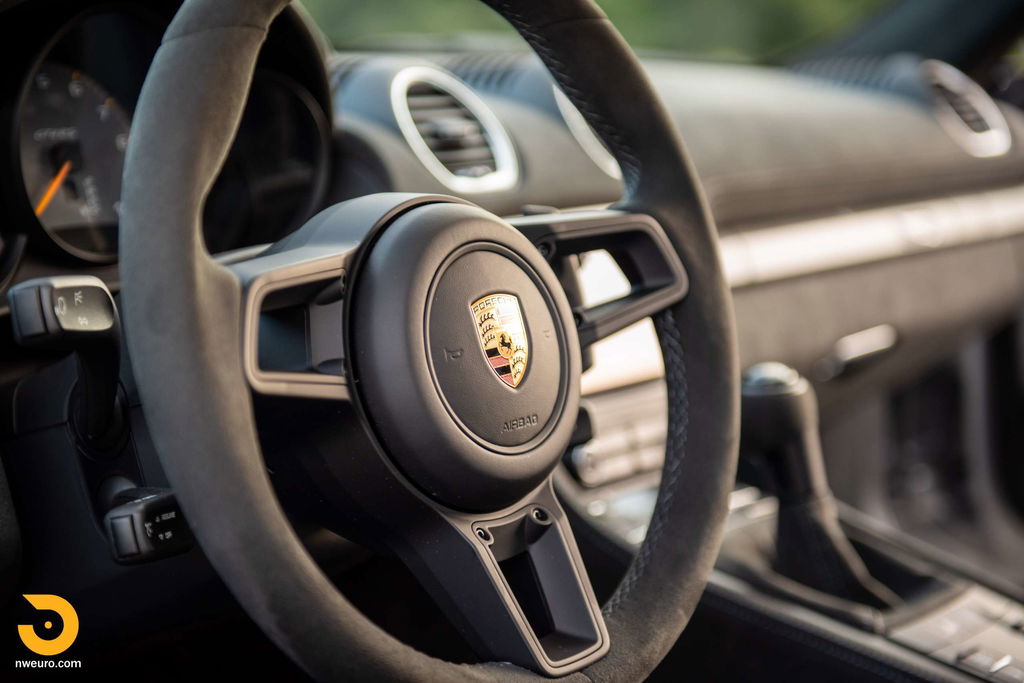 Porsche 718 Cayman GT4 RS