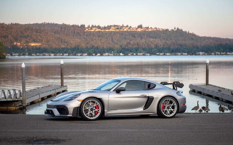 Porsche 718 Cayman GT4 RS