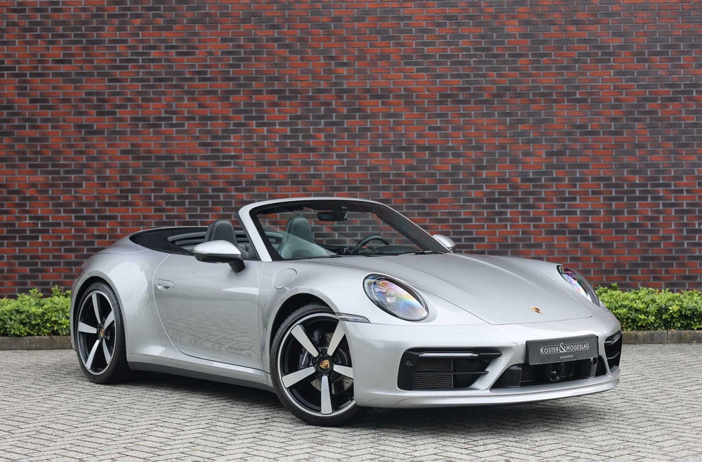 Porsche 992 Carrera 4
