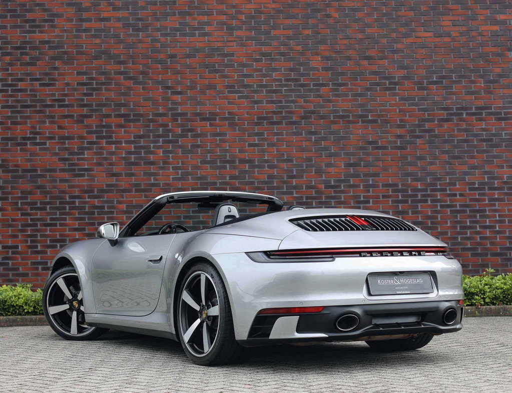 Porsche 992 Carrera 4