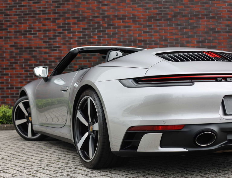 Porsche 992 Carrera 4