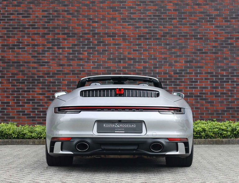 Porsche 992 Carrera 4