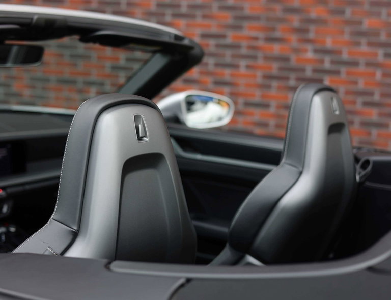 Porsche 992 Carrera 4