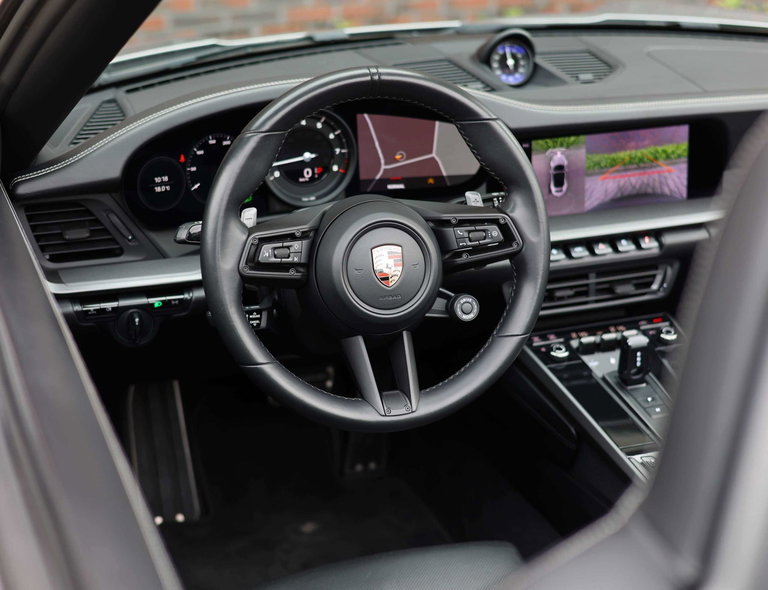 Porsche 992 Carrera 4