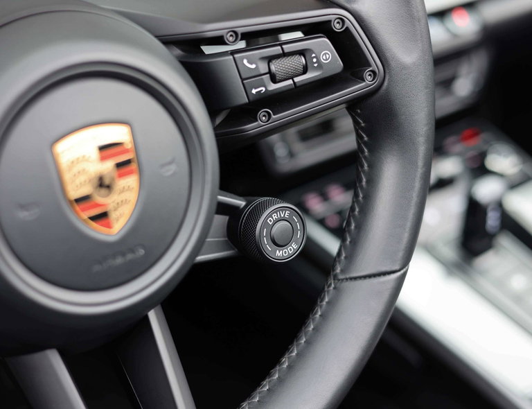 Porsche 992 Carrera 4