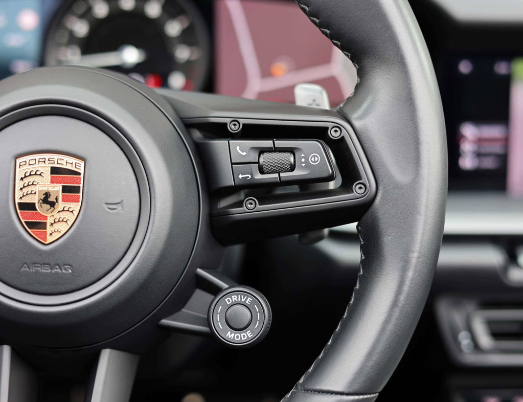 Porsche 992 Carrera 4
