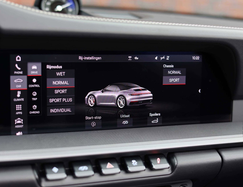 Porsche 992 Carrera 4