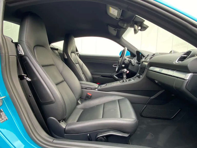 Porsche 718 Cayman
