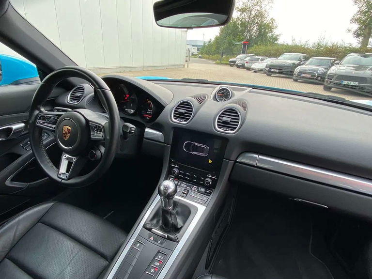 Porsche 718 Cayman