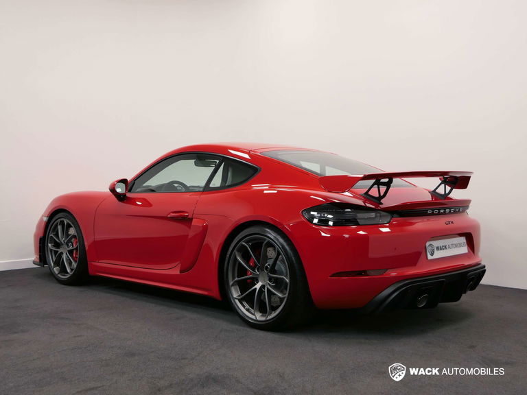 Porsche 718 Cayman GT4