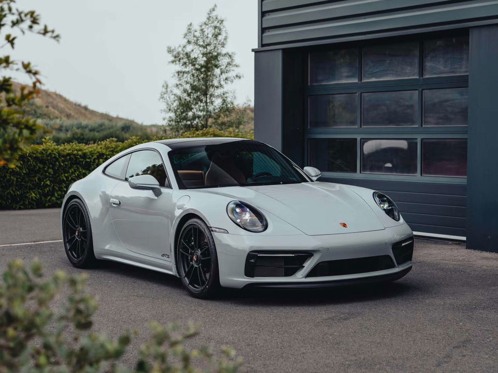 Porsche 992 Carrera GTS