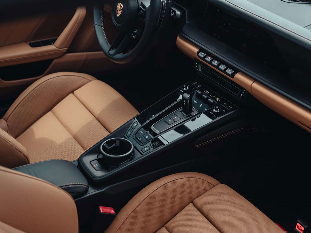 Porsche 992 Carrera GTS