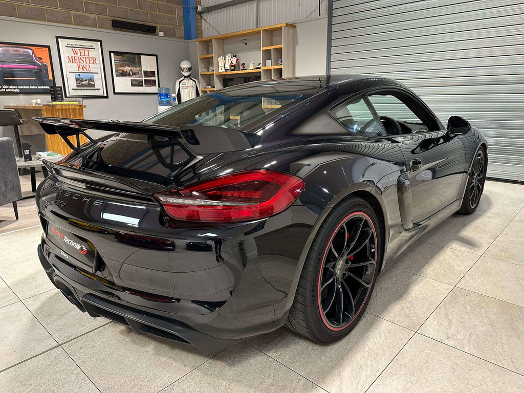 Porsche 981 Cayman GT4