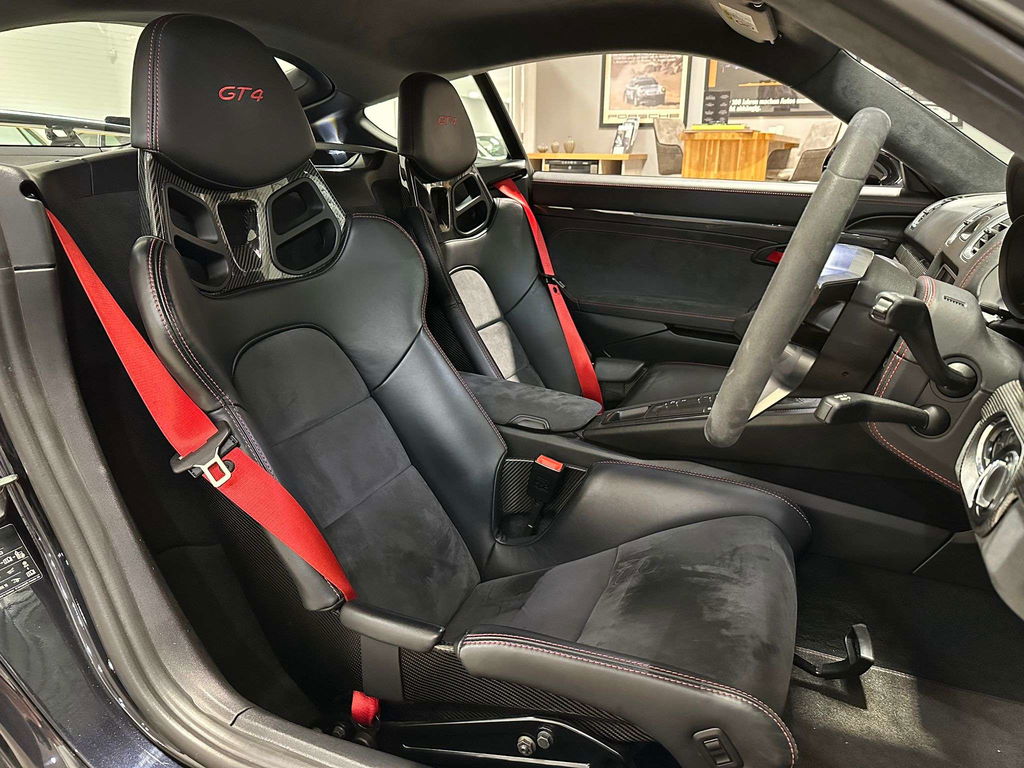 Porsche 981 Cayman GT4