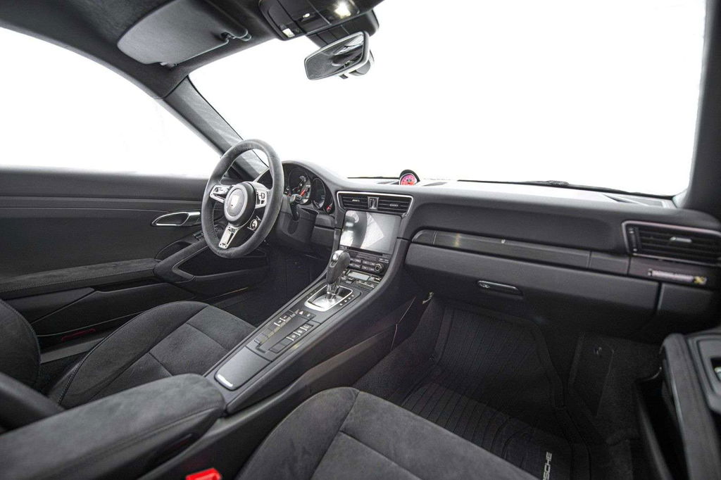 Porsche 991.2 Carrera GTS