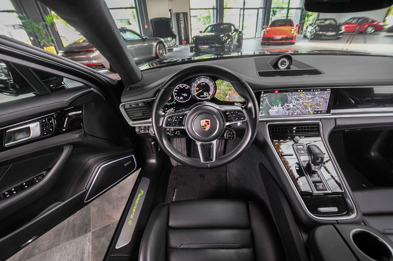 Porsche Panamera 4 E-Hybrid