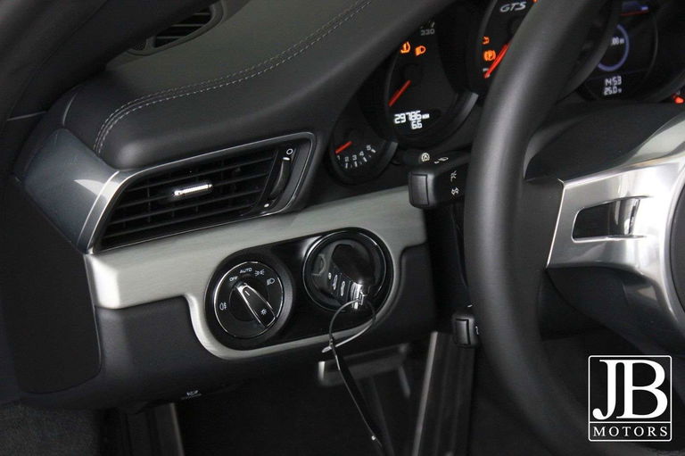 Porsche 991 Carrera 4 GTS