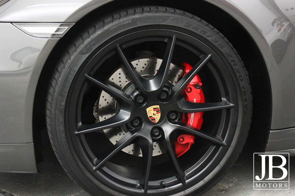 Porsche 991 Carrera 4 GTS