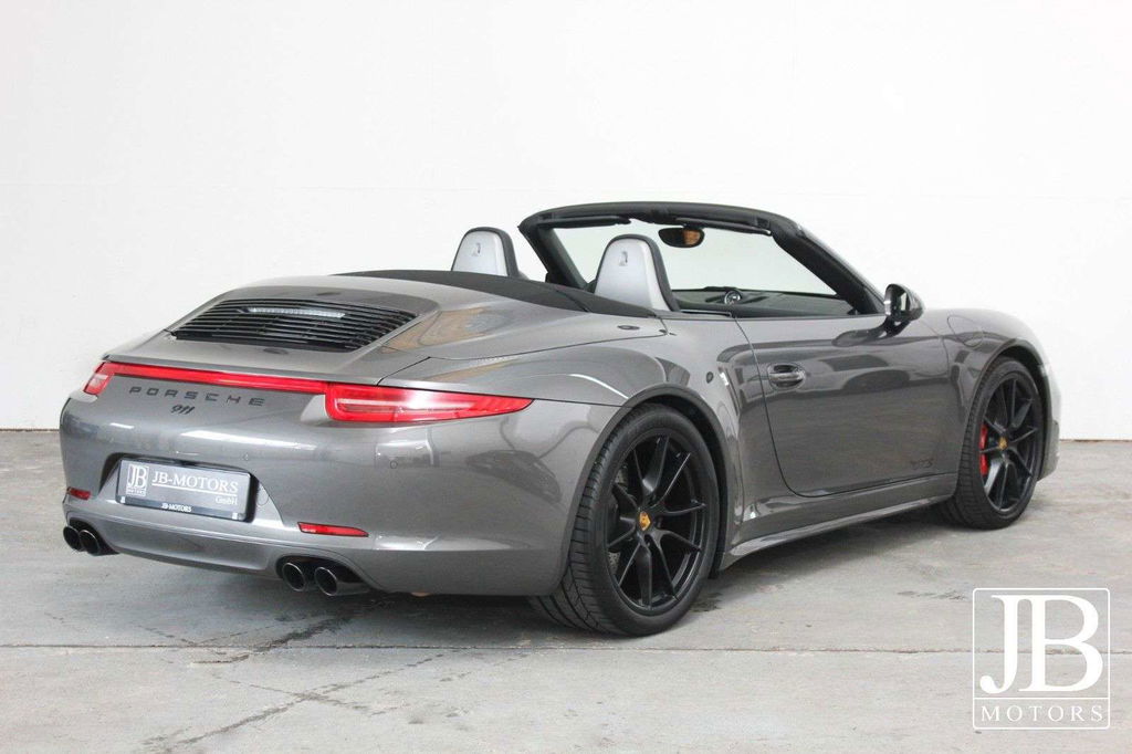 Porsche 991 Carrera 4 GTS