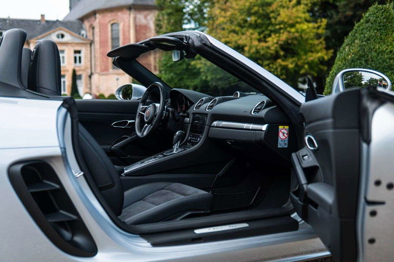 Porsche 718 Boxster