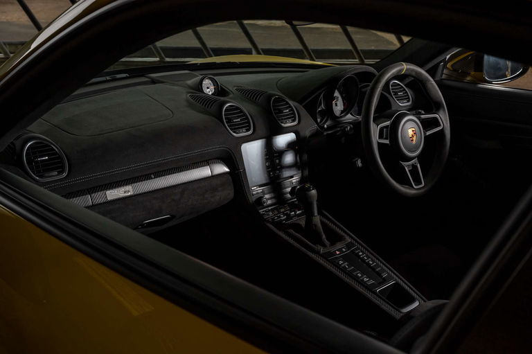 Porsche 718 Cayman GT4 RS