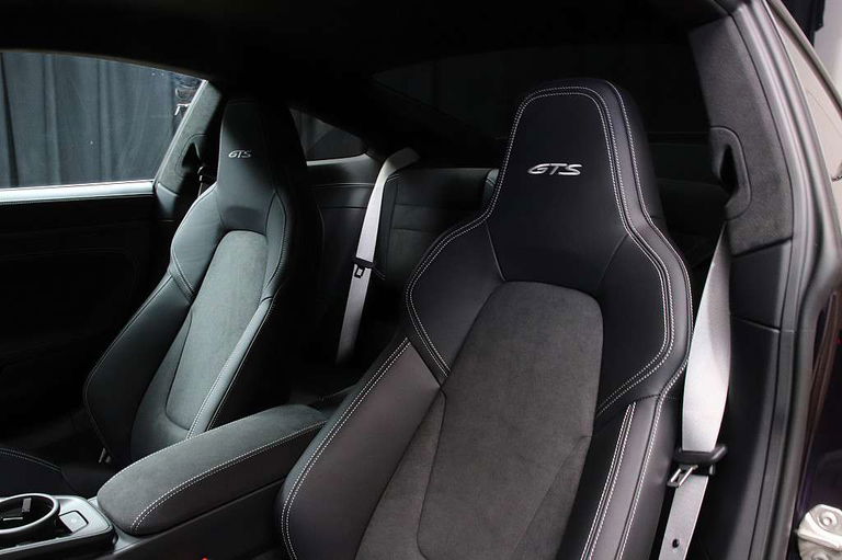 Porsche 992 Carrera GTS