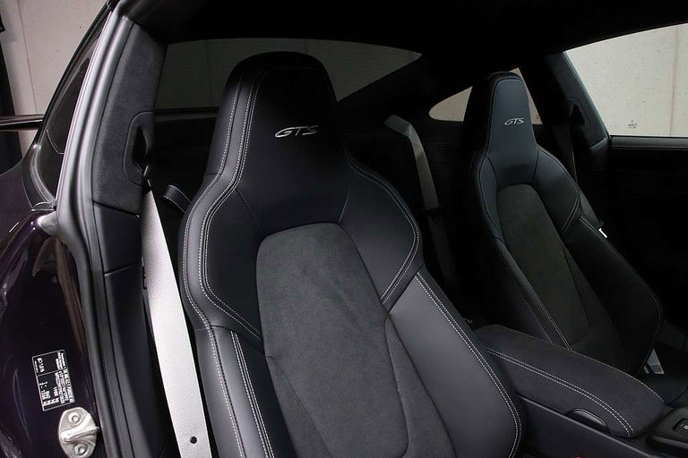 Porsche 992 Carrera GTS