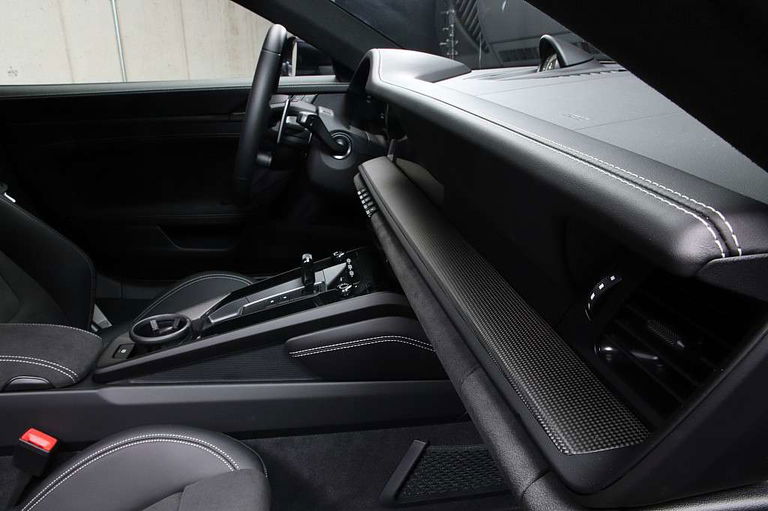 Porsche 992 Carrera GTS