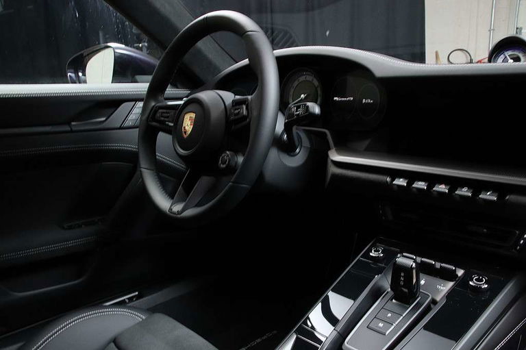 Porsche 992 Carrera GTS