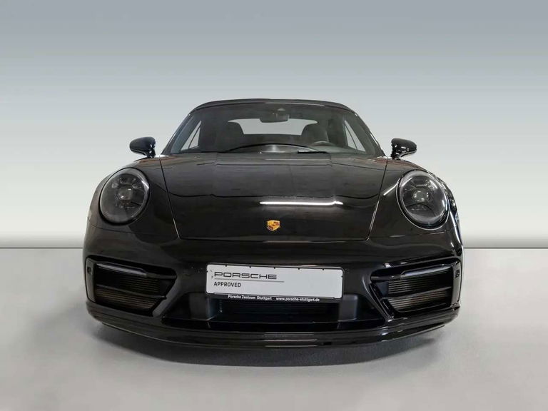 Porsche 992 Carrera 4 GTS