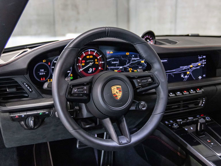 Porsche 992 Carrera 4 GTS