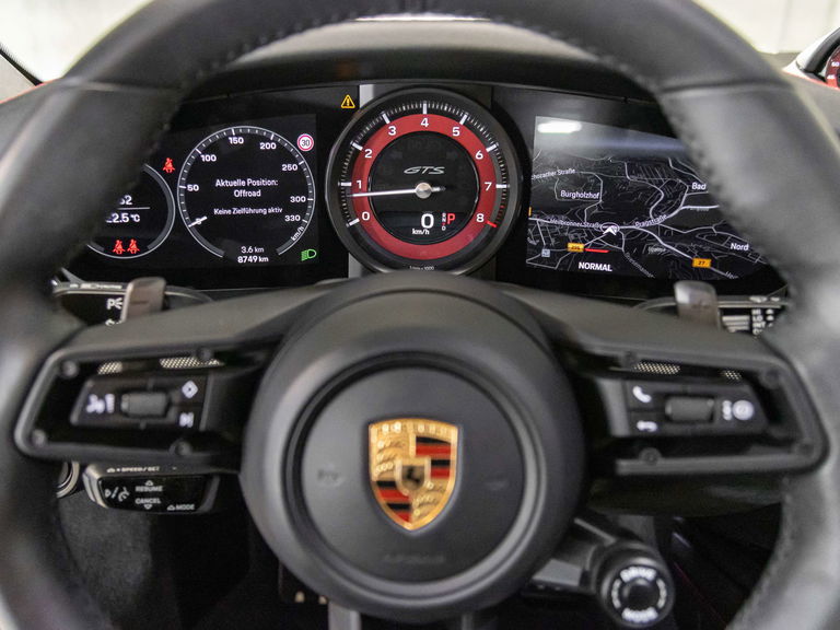 Porsche 992 Carrera 4 GTS