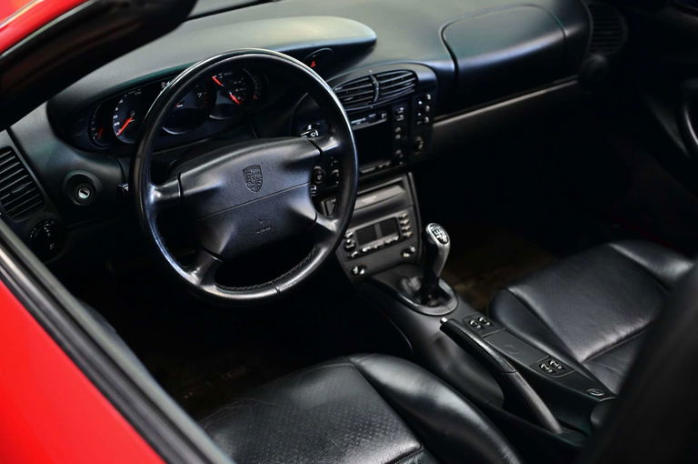 Porsche 996 Carrera 4