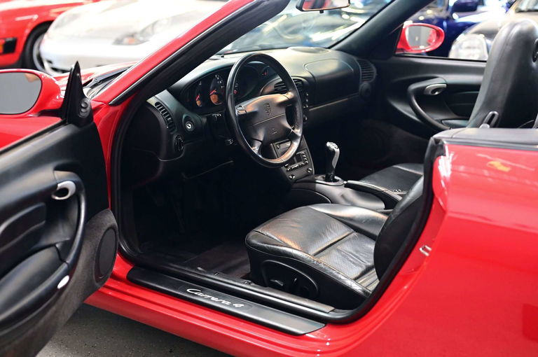 Porsche 996 Carrera 4