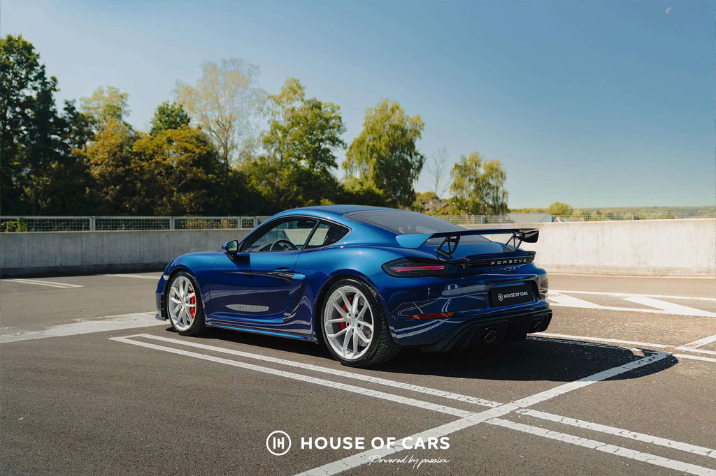 Porsche 718 Cayman GT4