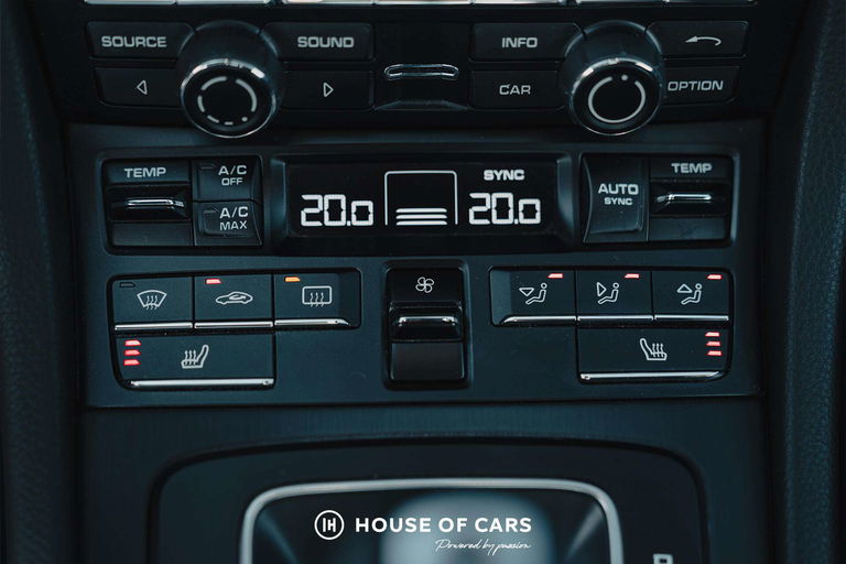 Porsche 991 Carrera 4 GTS