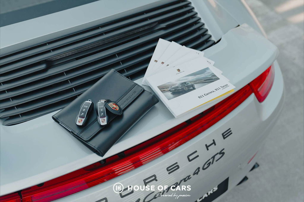 Porsche 991 Carrera 4 GTS