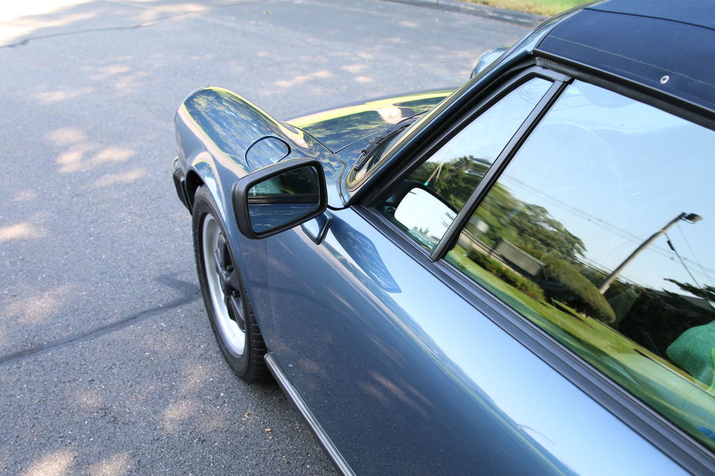 Porsche 911 Carrera 3.2 (US)