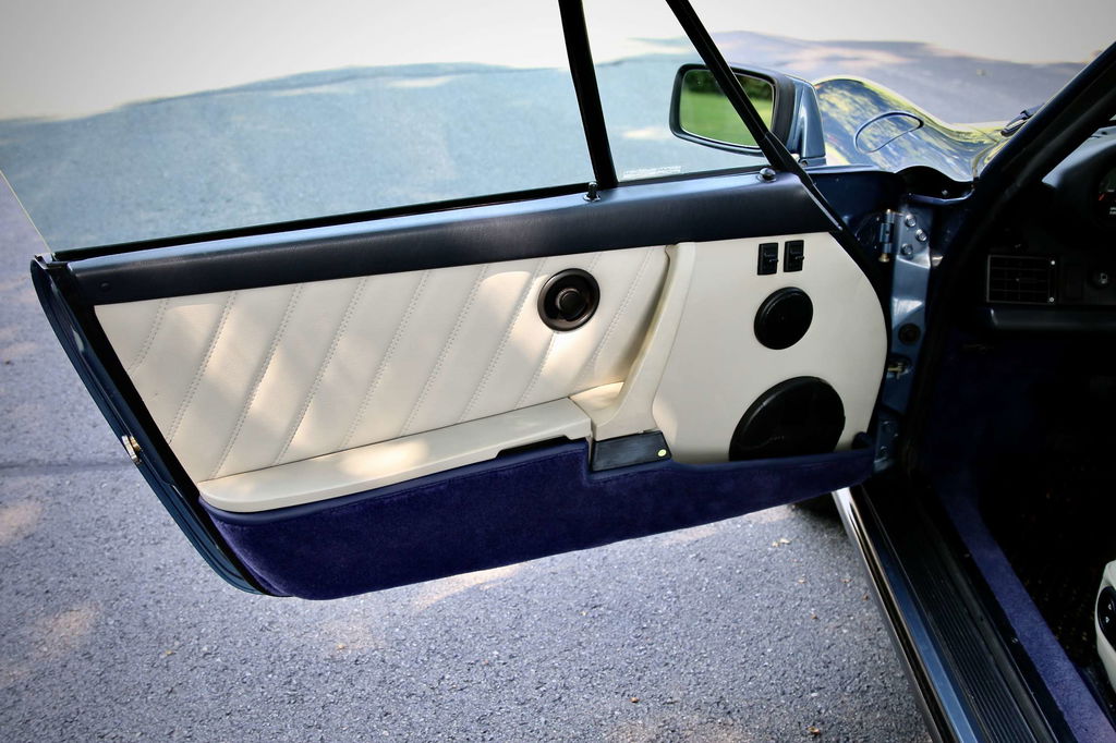 Porsche 911 Carrera 3.2 (US)