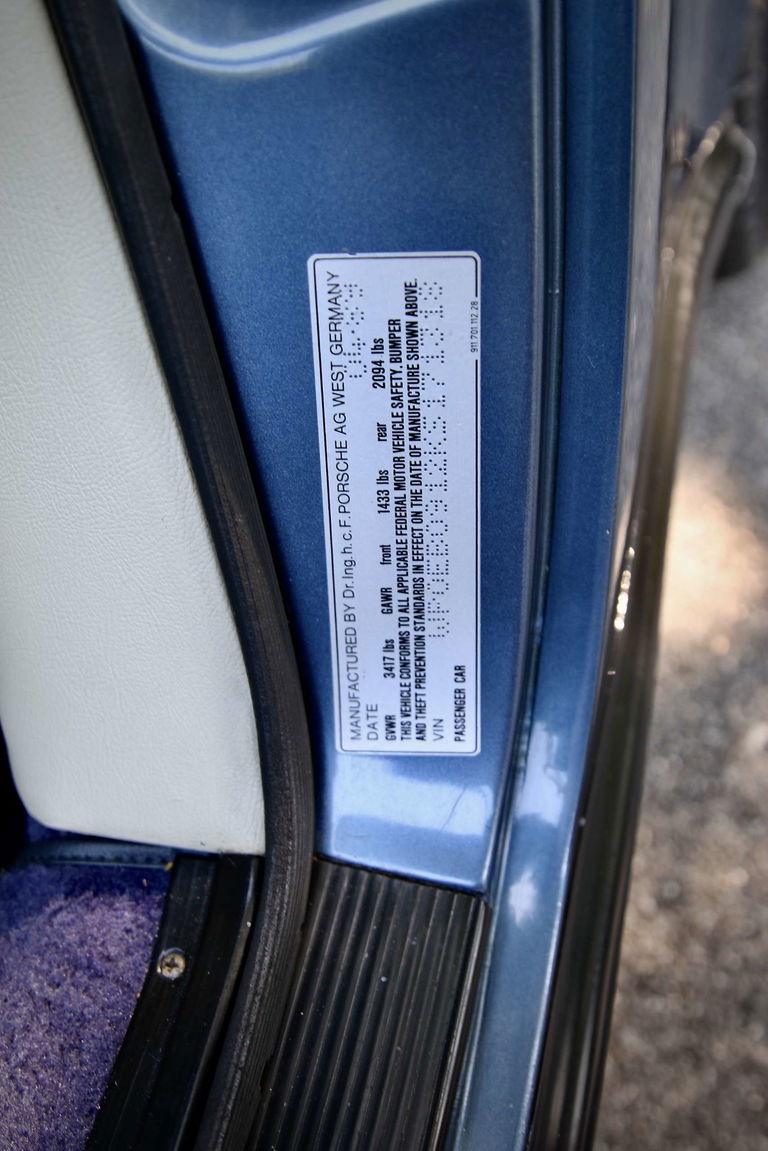 Porsche 911 Carrera 3.2 (US)