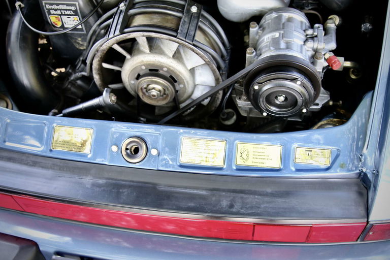 Porsche 911 Carrera 3.2 (US)