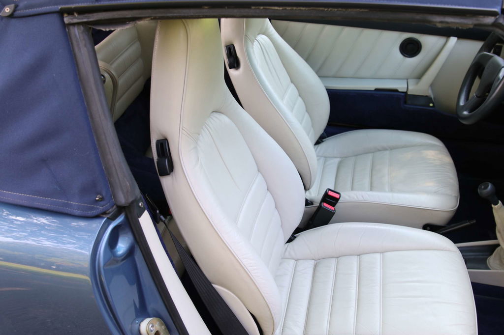 Porsche 911 Carrera 3.2 (US)