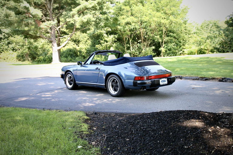 Porsche 911 Carrera 3.2 (US)