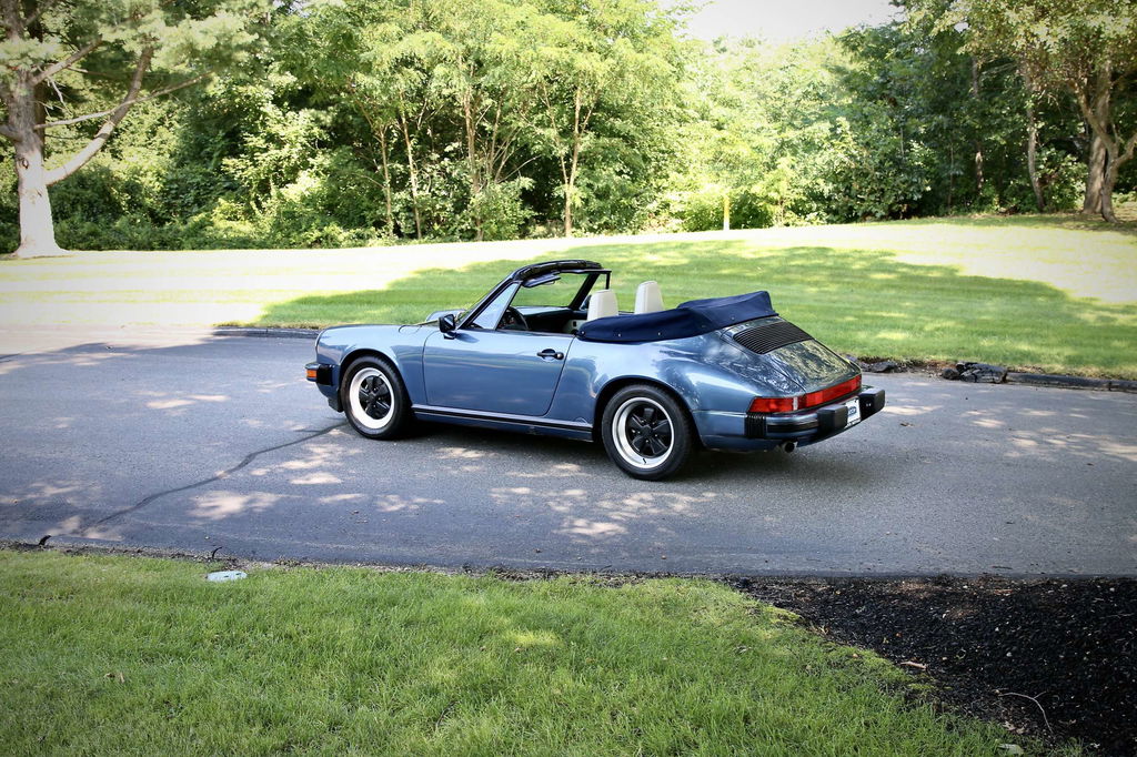 Porsche 911 Carrera 3.2 (US)
