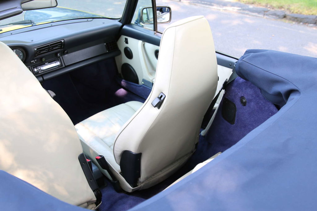 Porsche 911 Carrera 3.2 (US)