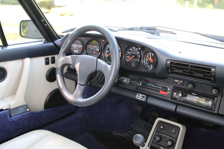 Porsche 911 Carrera 3.2 (US)