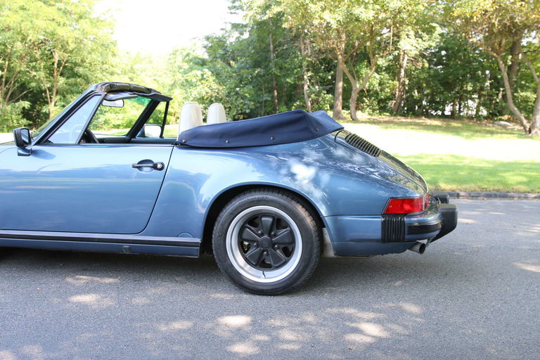 Porsche 911 Carrera 3.2 (US)
