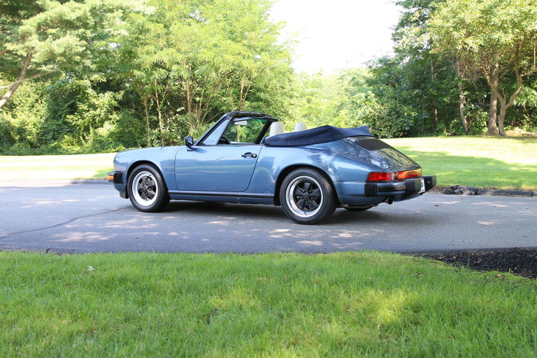 Porsche 911 Carrera 3.2 (US)