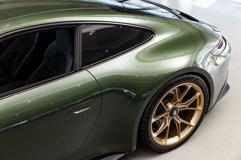 Porsche 992 GT3 Touring