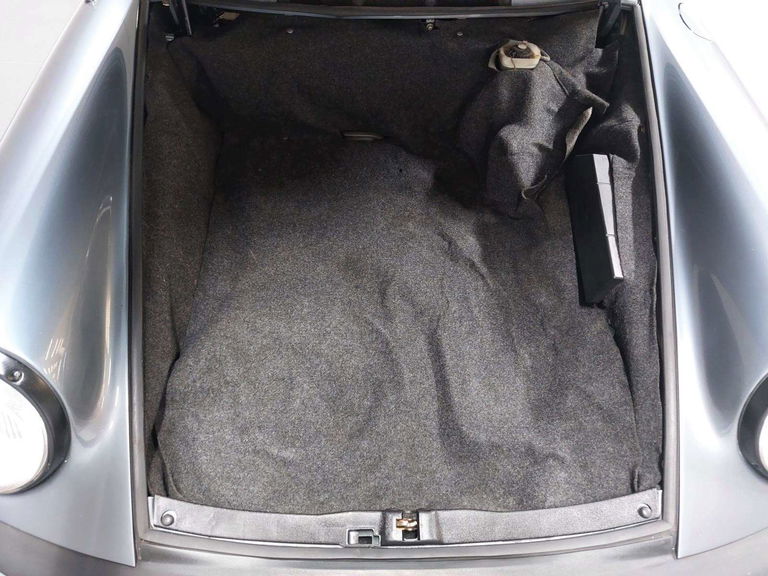 Porsche 911 Carrera 3.2 (US)